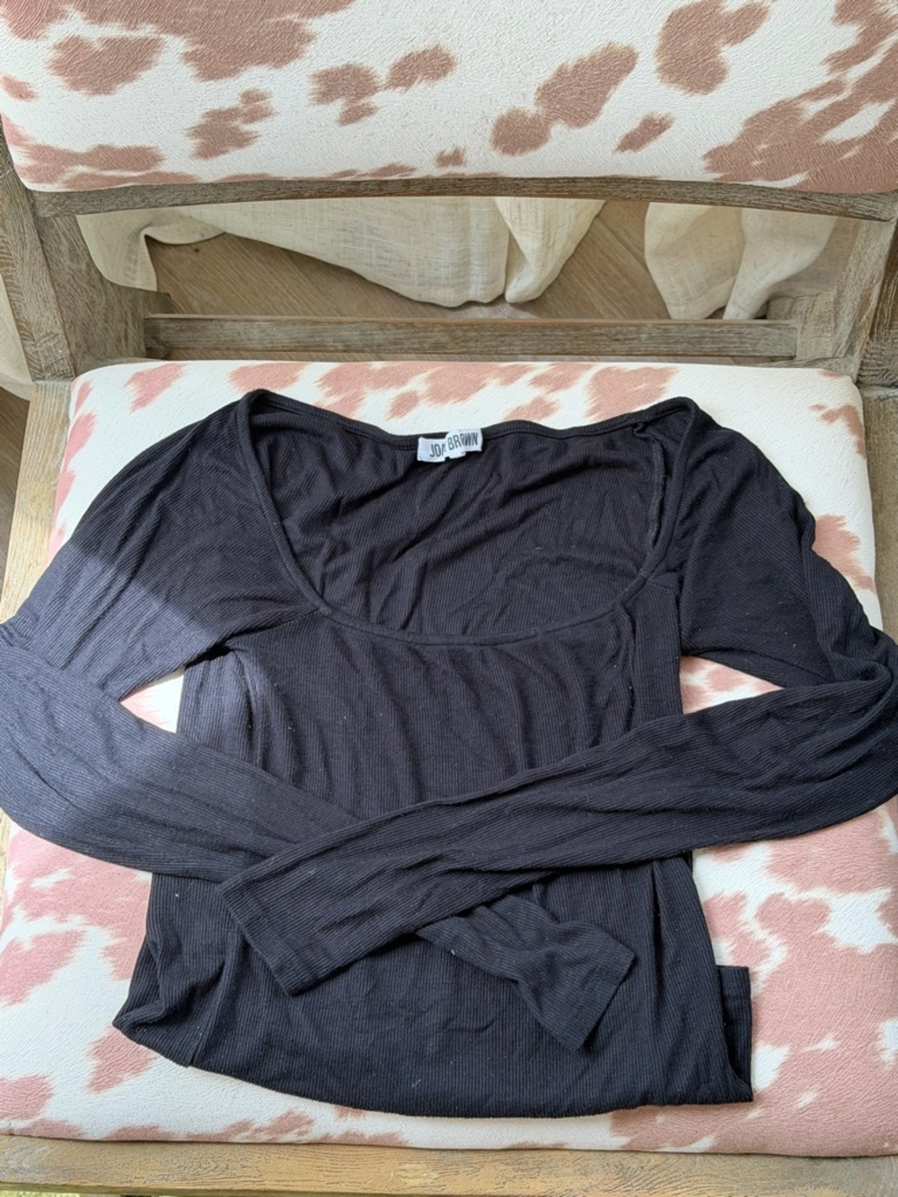 Joah Brown Black Long-Sleeve Scoop Neck Top